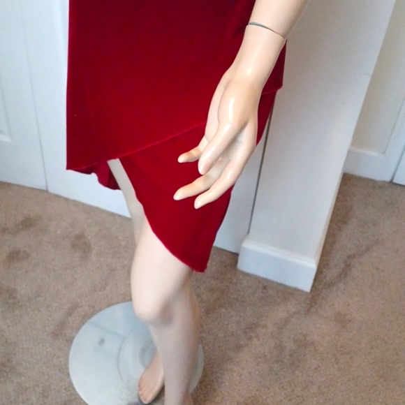 VINTAGE RED VELVET DRESS - Picture 7 of 17